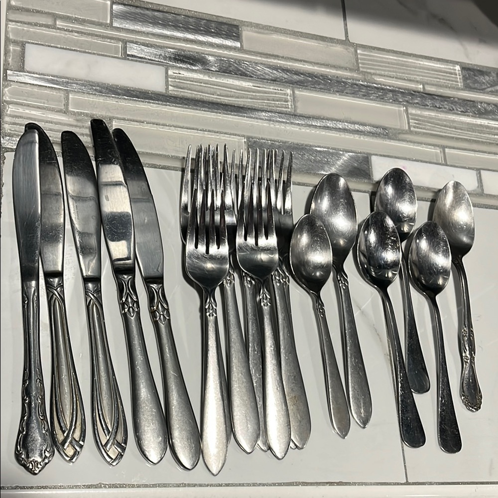 Oneida‎ cultery silver  Elegant Silver Cutlery Set flatware 🍴 18 total